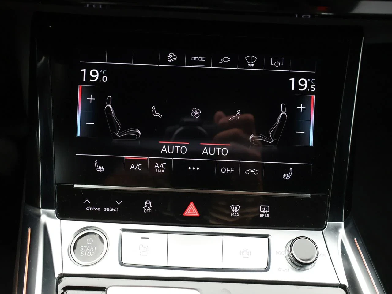 Audi e-tron Audi e-tron Competition 55 QUATTRO 408PK *AUTOMAAT*PANODAK*3X-S LINE*LEDER*ALCANTARA*B&O*360° CAMERA*...*