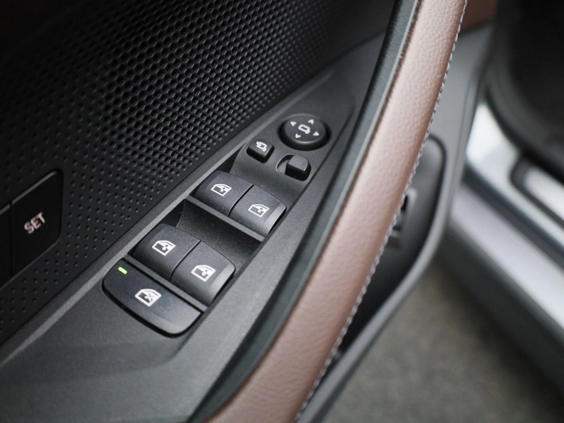 BMW-i4-image-33