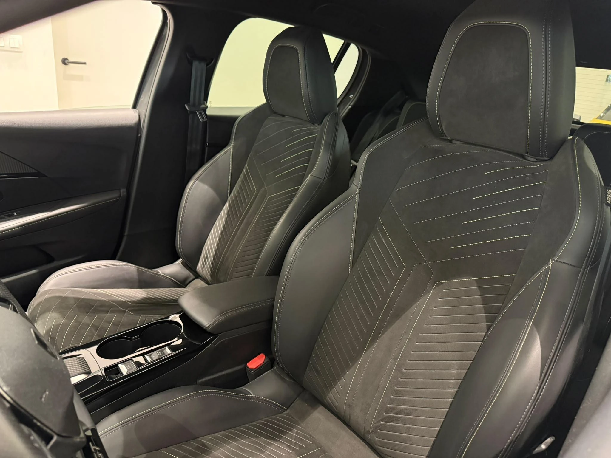 Peugeot-208-image-8