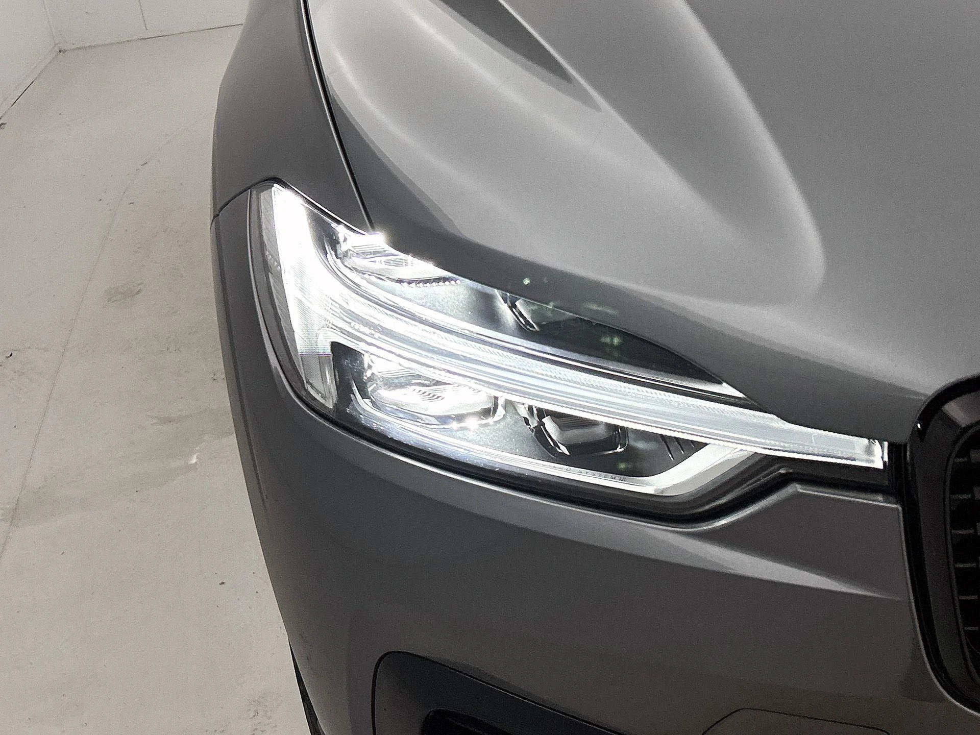 Volvo XC60 2.0 B5 R-Design