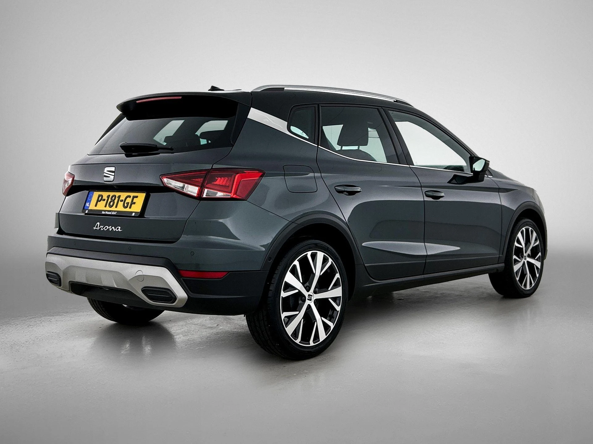 SEAT-Arona-image-3