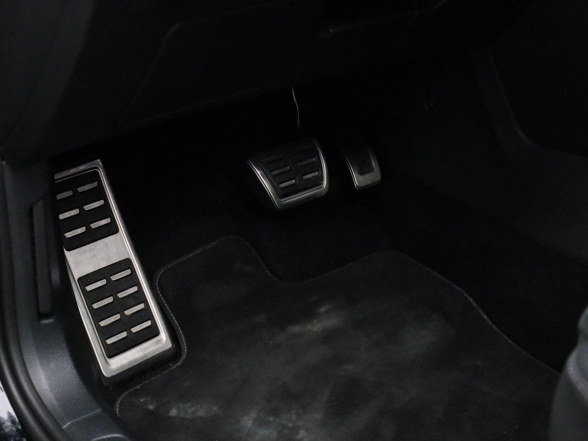 Volkswagen-T-Roc-image-35