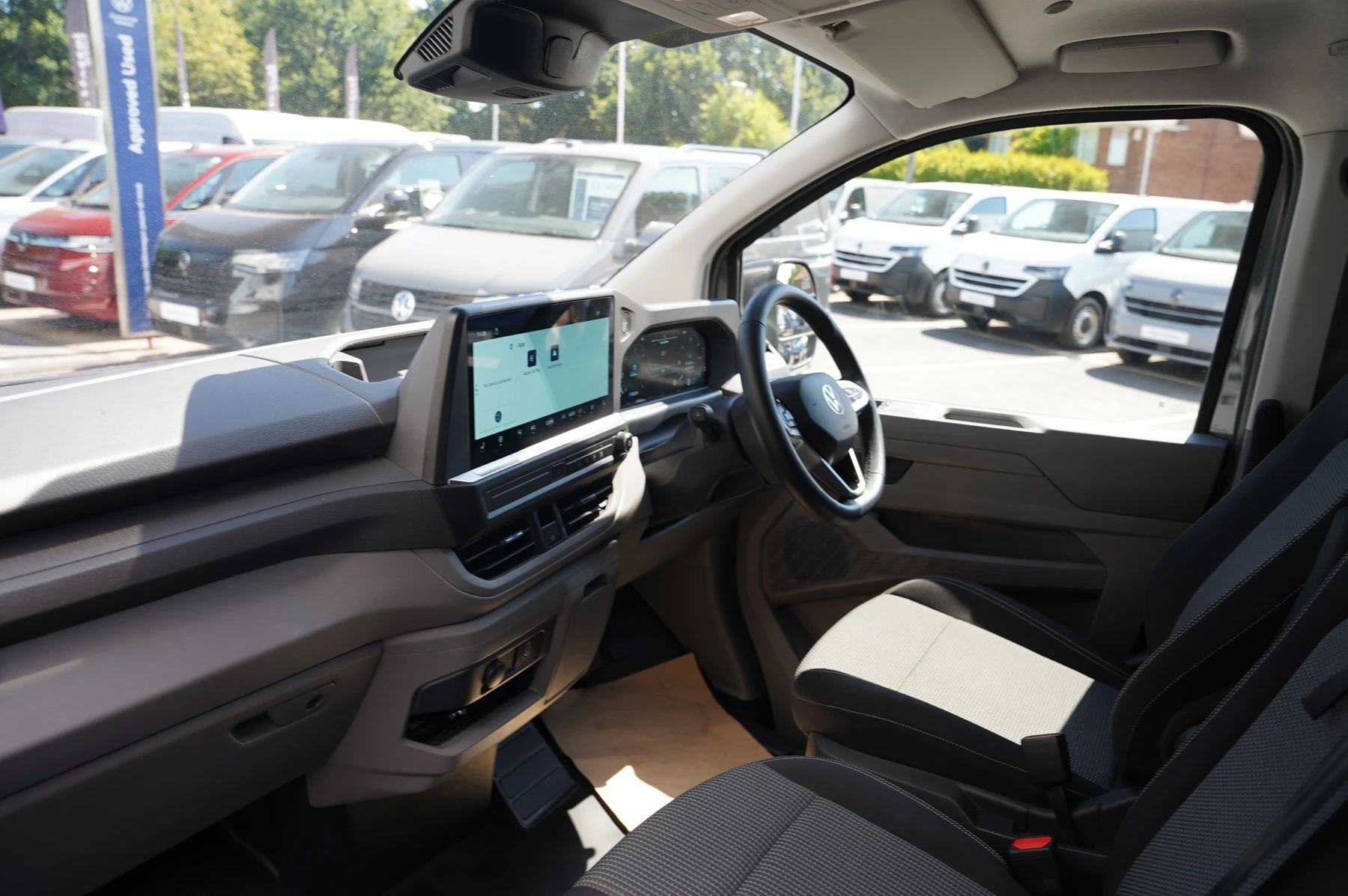 Volkswagen-Transporter-image-1
