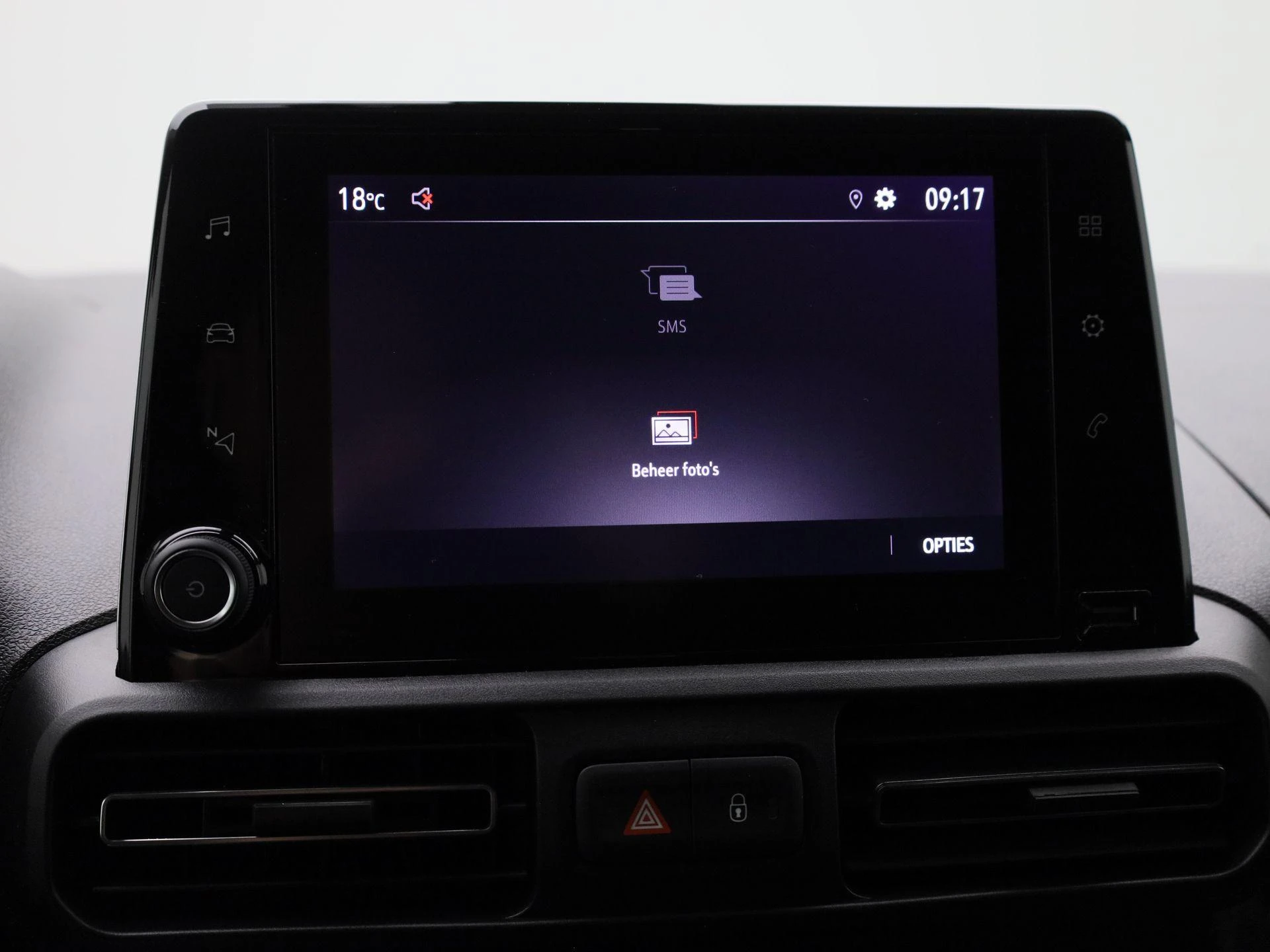 Opel-Combo Life-image-17