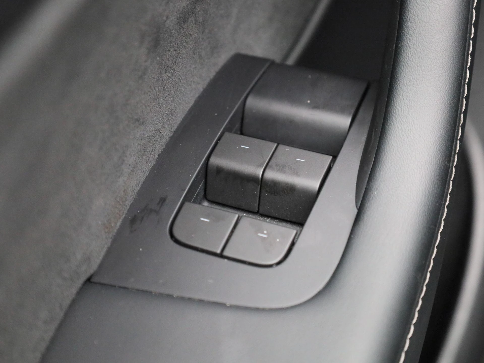 Tesla-Model Y-image-28