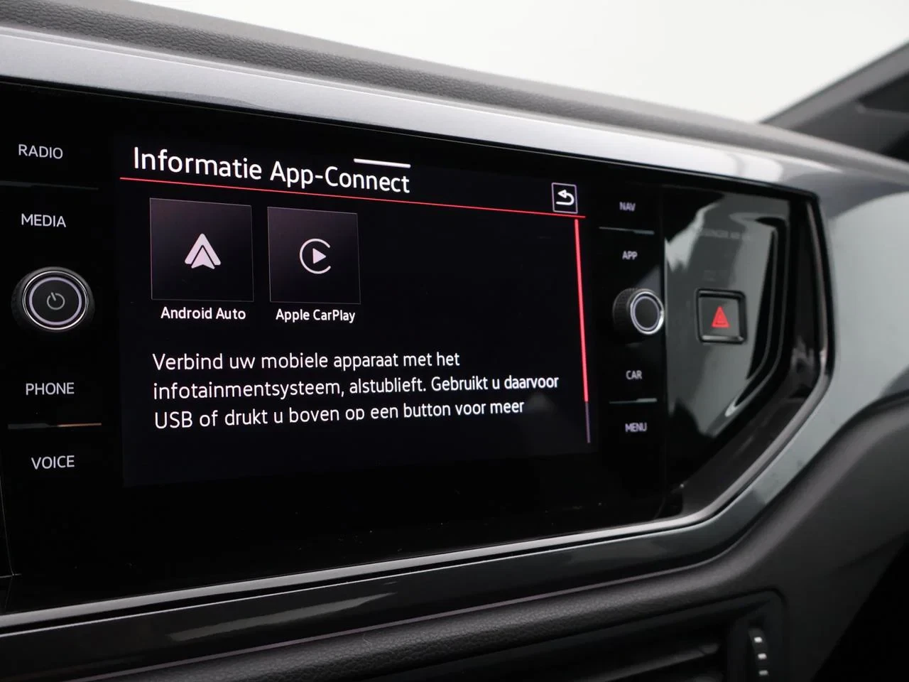 Volkswagen-Polo-image-8