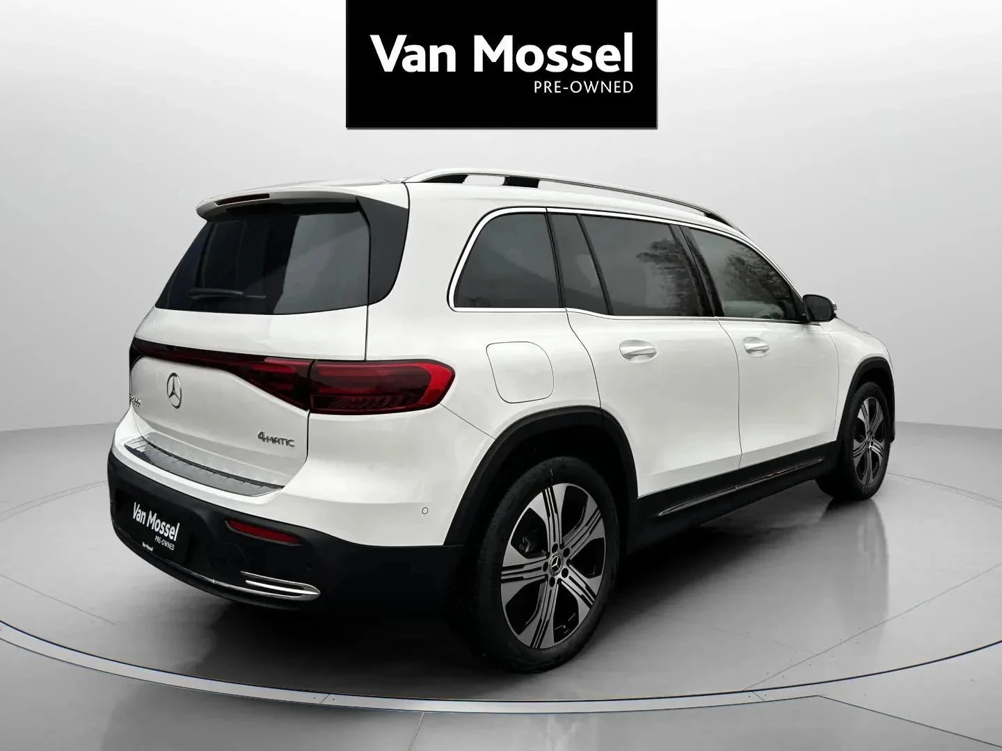 Mercedes-Benz-EQB-image-4