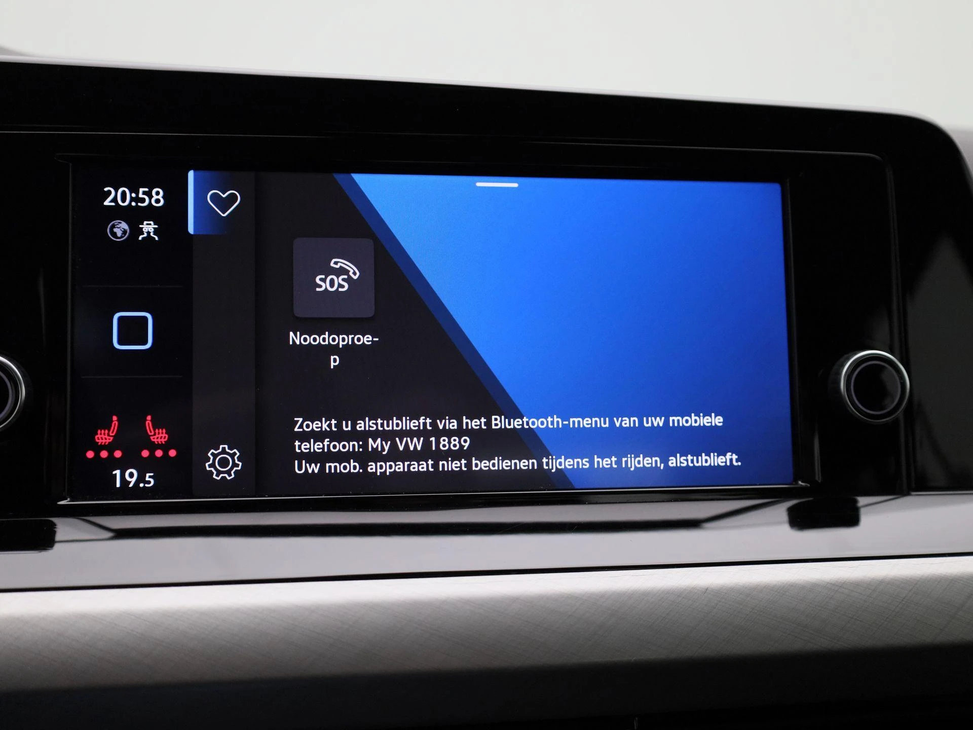 Volkswagen-Golf-image-16