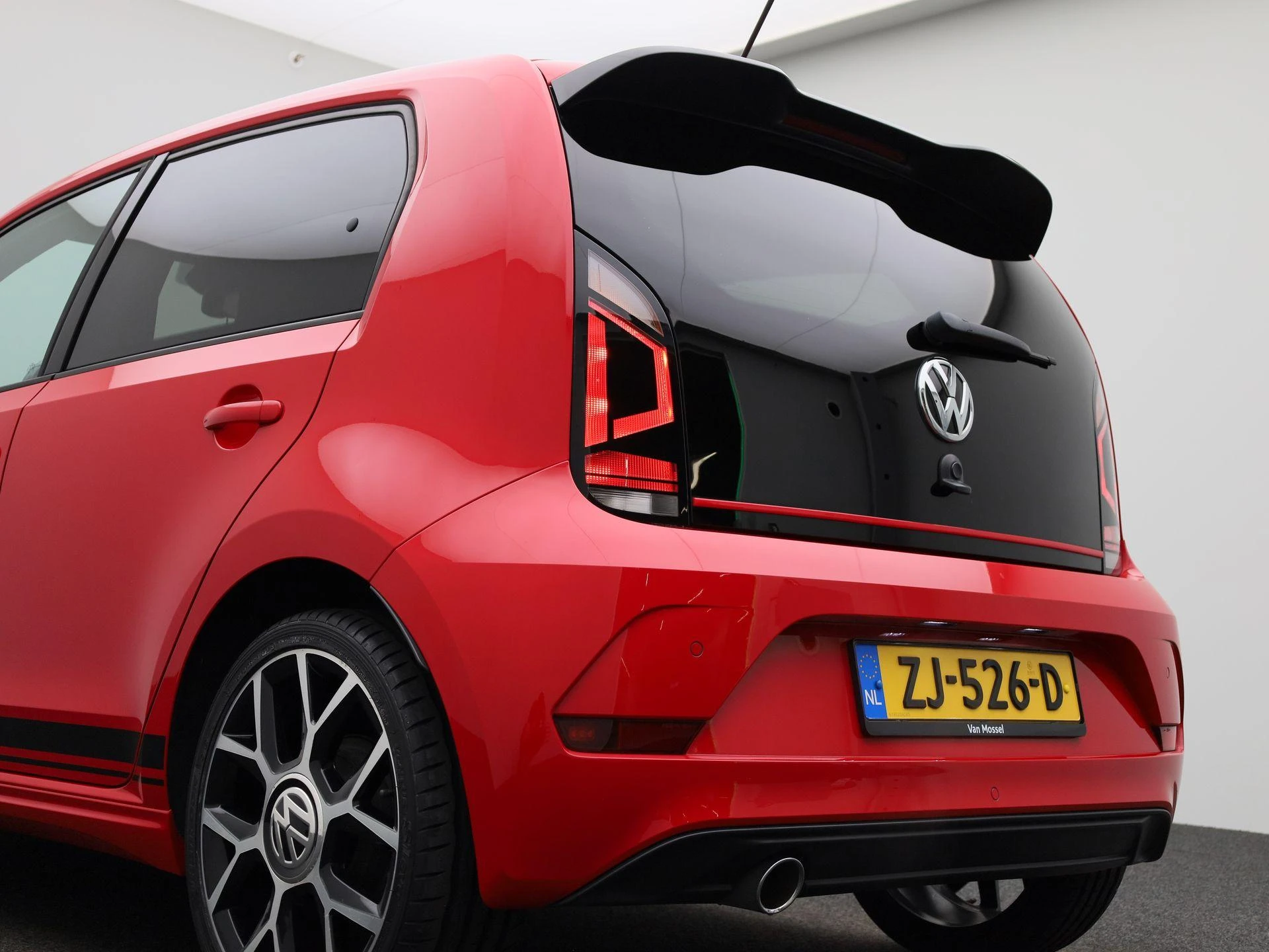 Volkswagen up! 1.0 TSI GTI