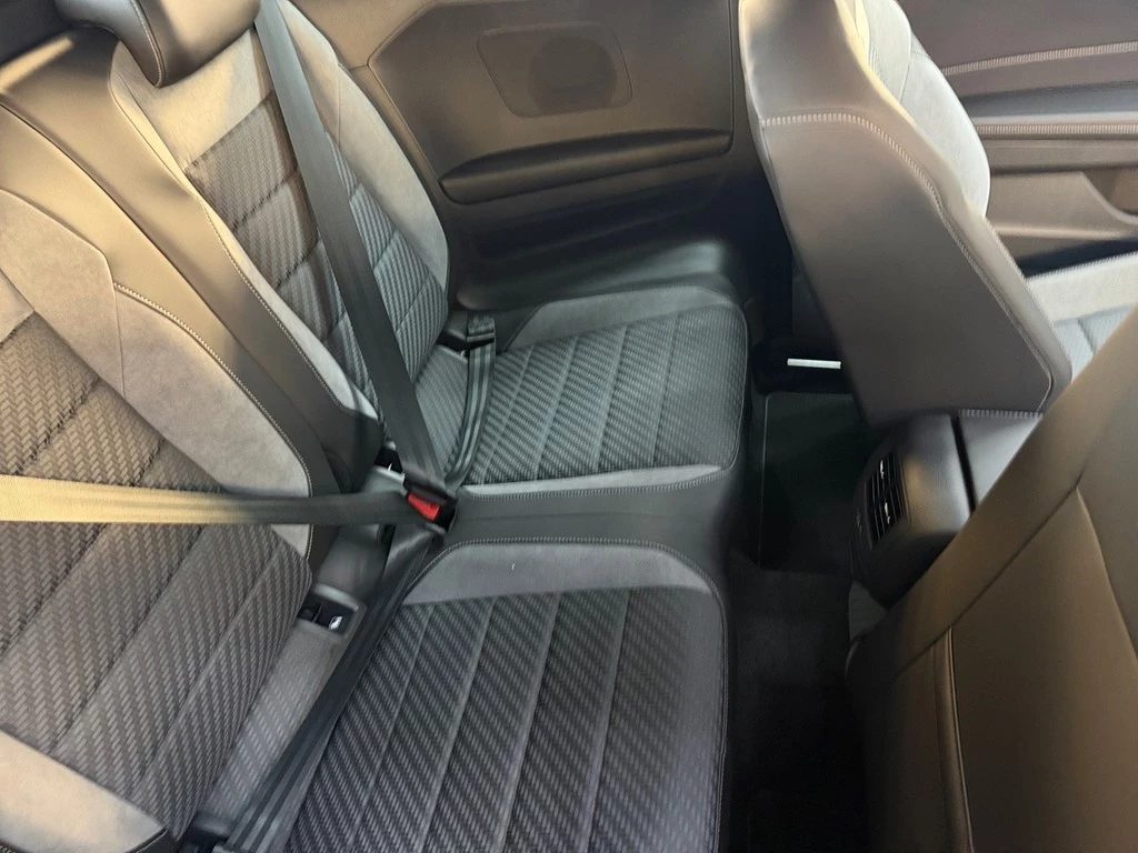 Volkswagen-T-Roc-image-10