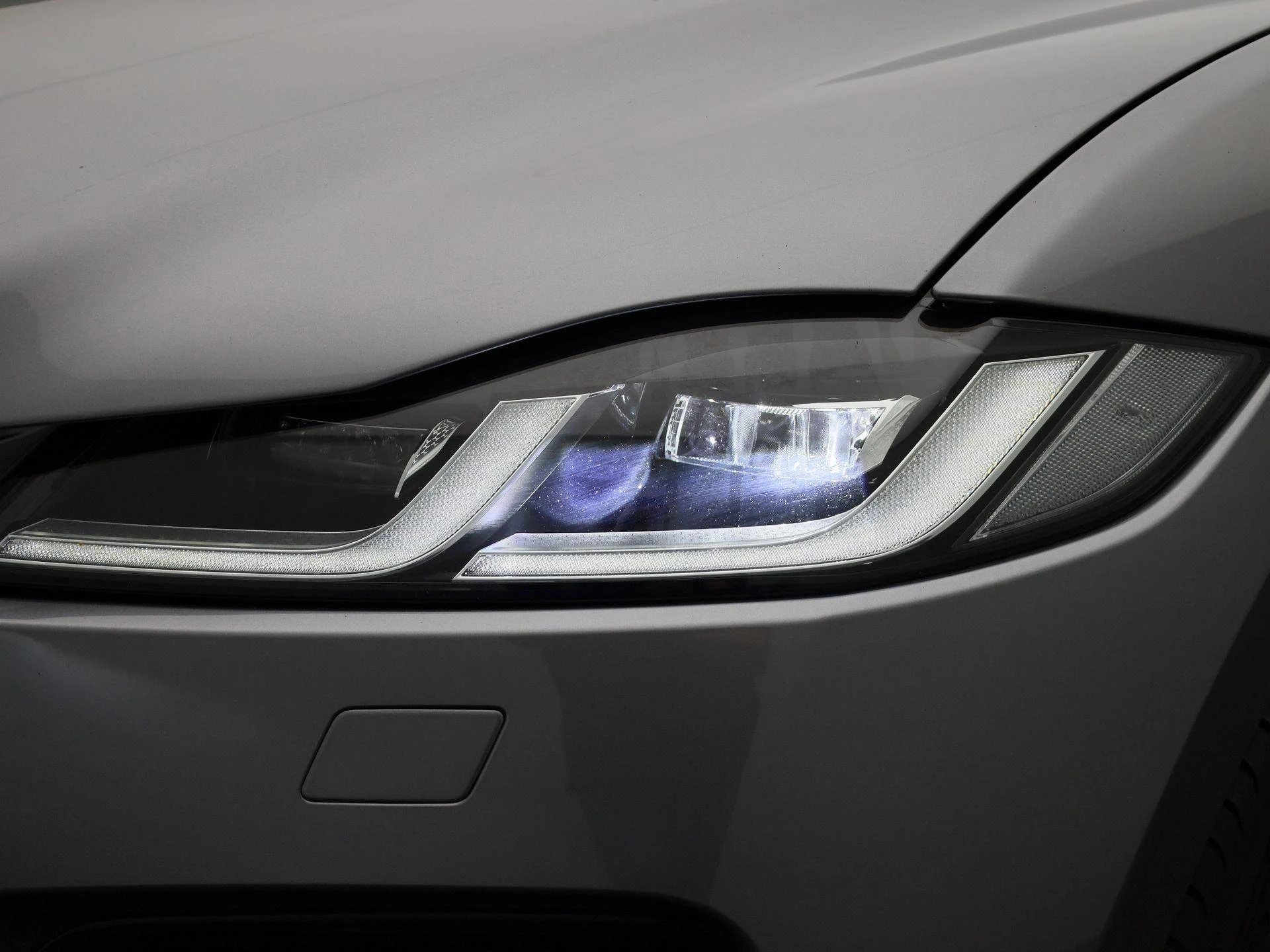 Jaguar F-PACE 2.0 P250 R-Dynamic SE