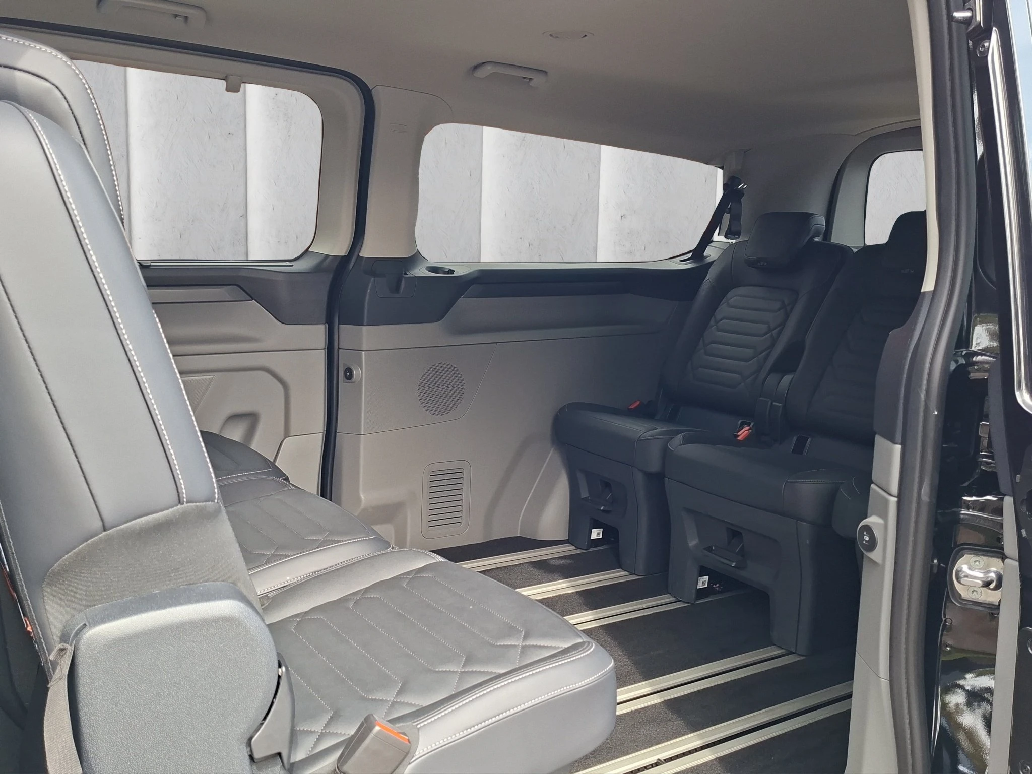 Ford-Tourneo Custom-image-10