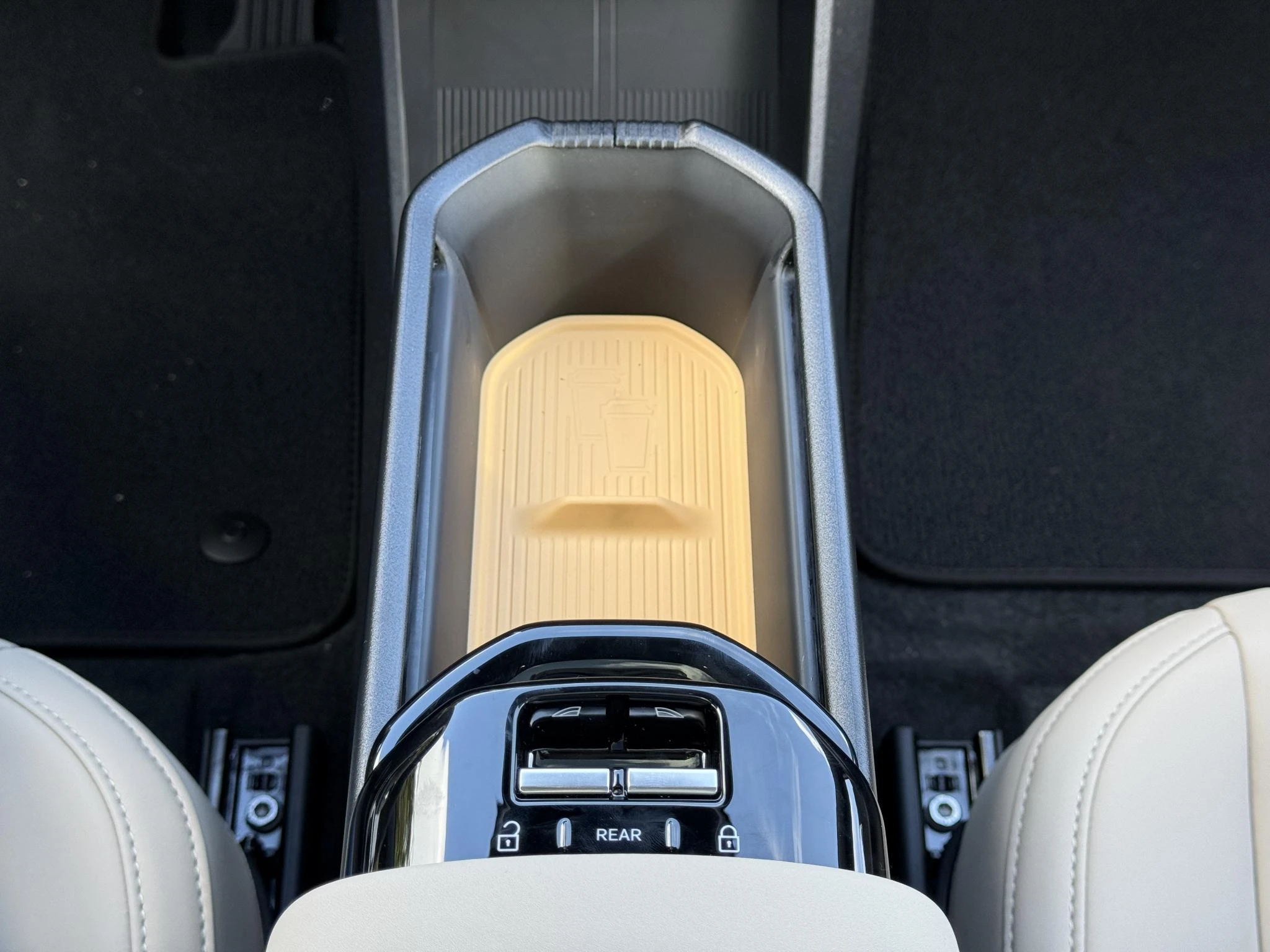 Volvo-EX30-image-27