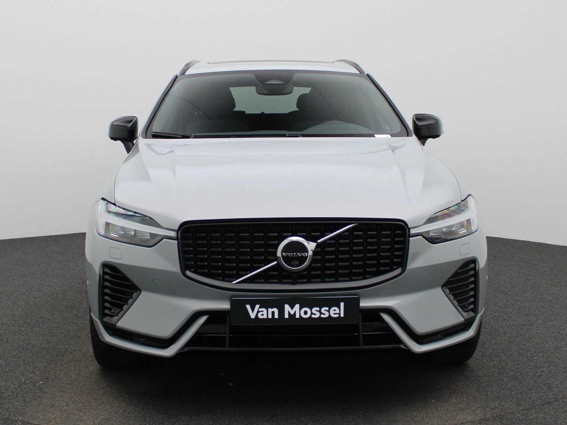 Volvo XC60 2.0 T6 Plug-in hybrid AWD Plus Dark