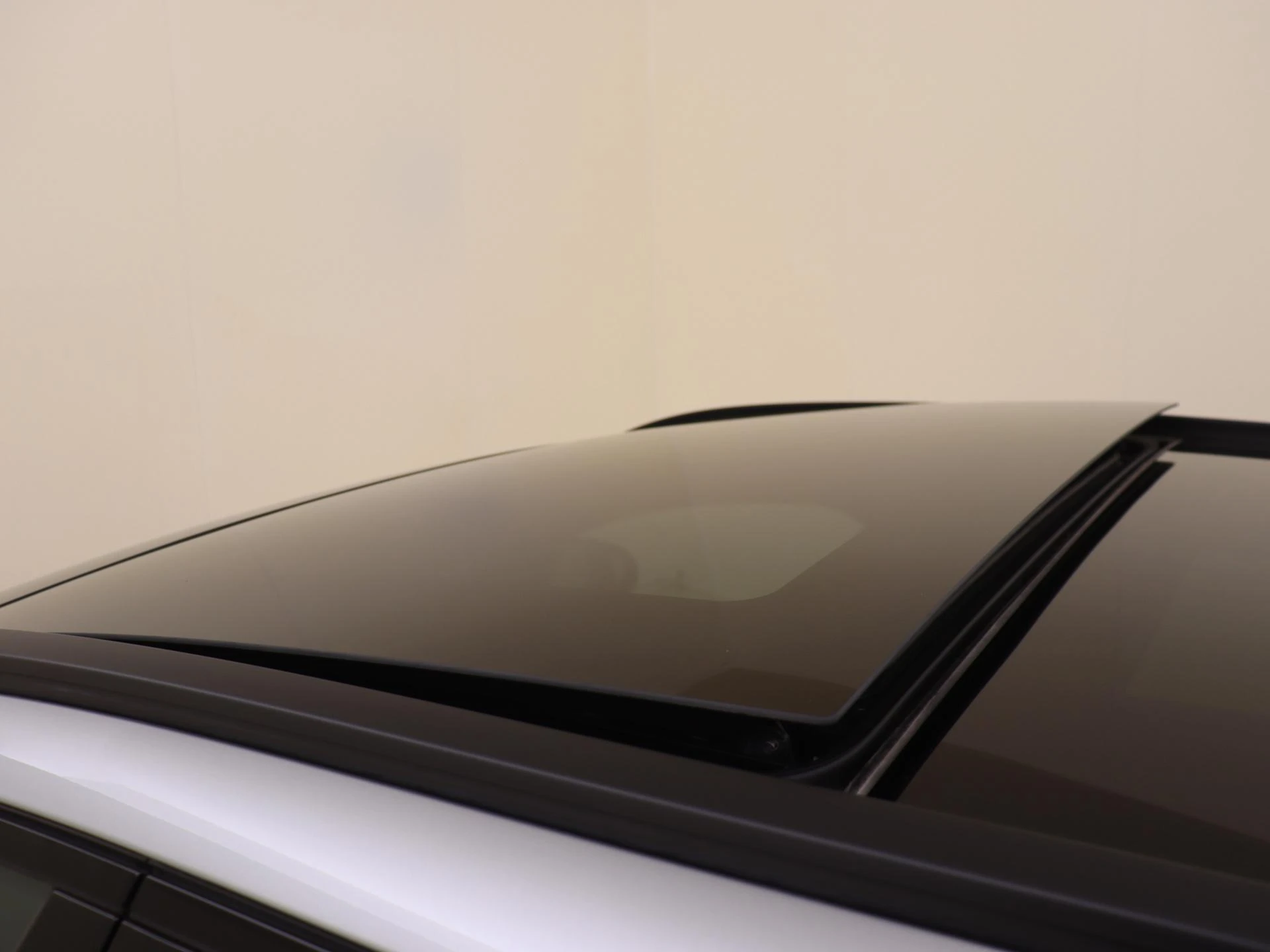 Mercedes-Benz-C-Klasse-image-27
