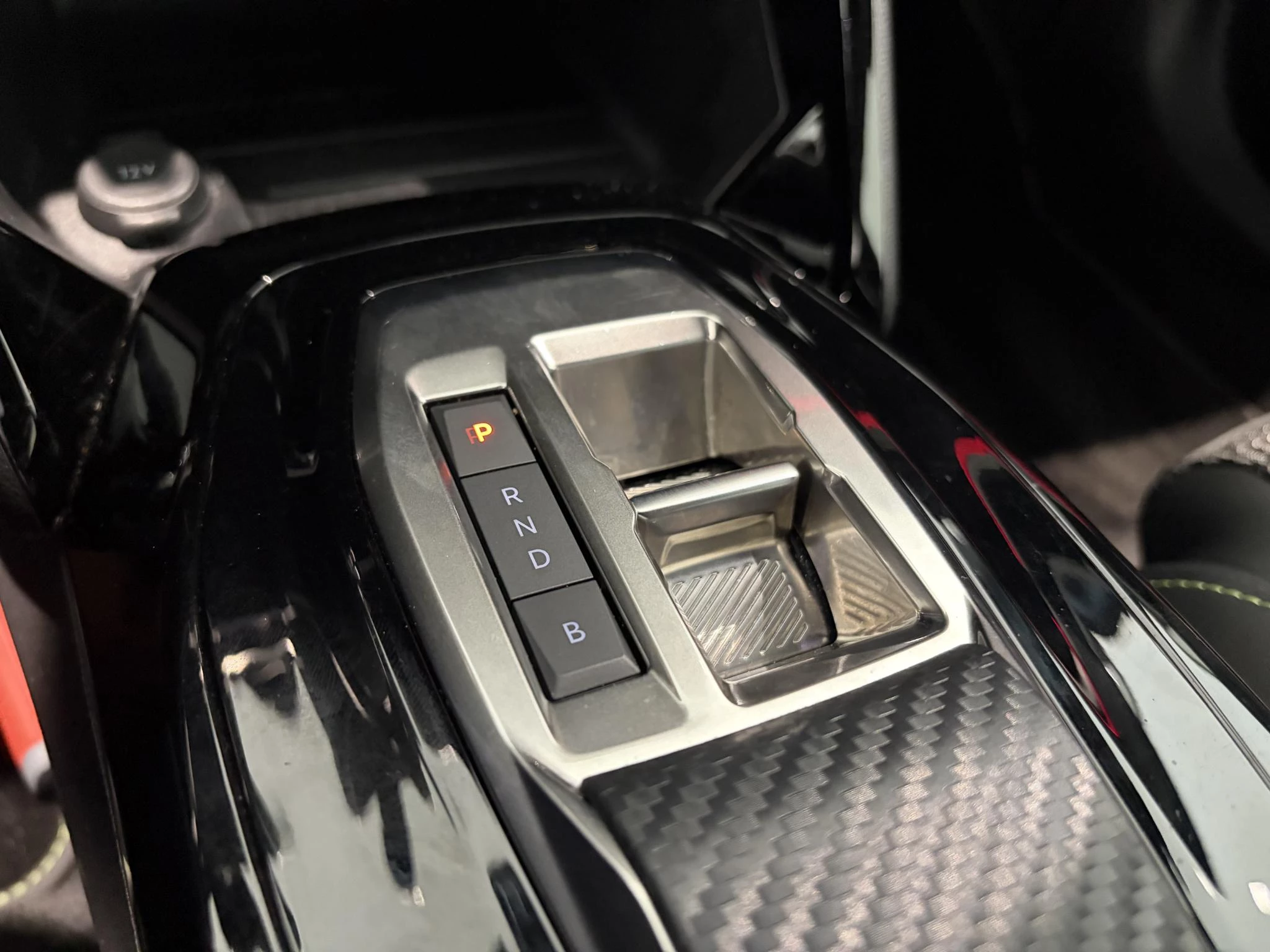 Peugeot-e-2008-image-22