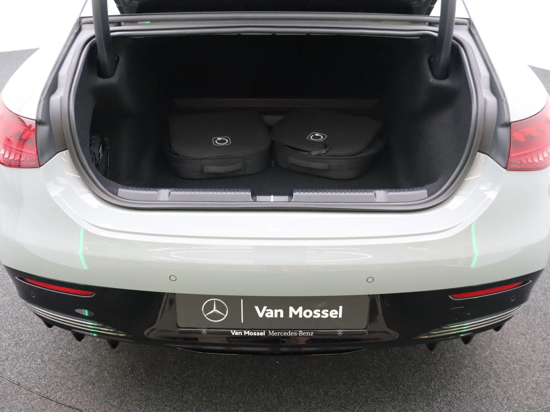 Mercedes-Benz EQE 53 4MATIC+ + NAPPA + BURMESTER + HYPERSCREEN + PANO + CARBON