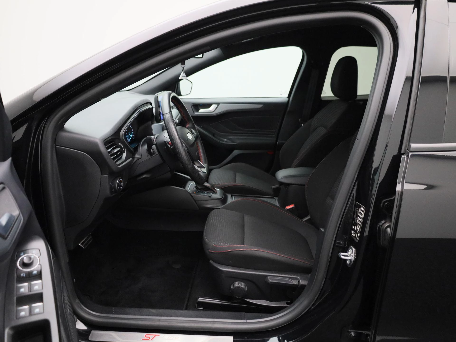 Ford Focus Wagon 1.0 EcoBoost Hybrid ST Line Style