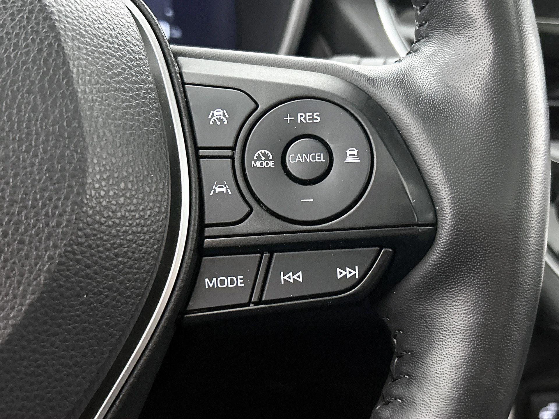 Toyota-Corolla Cross-image-5