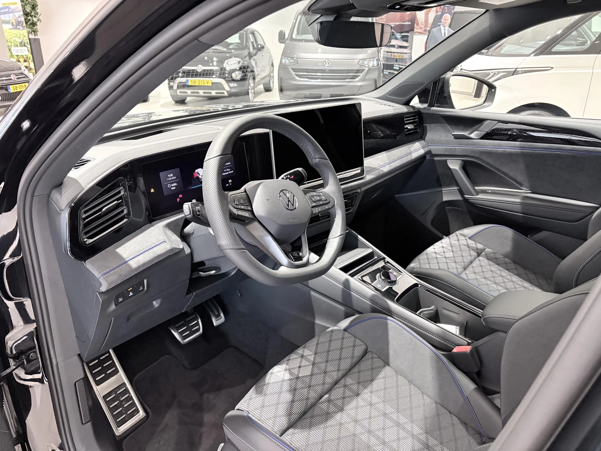 Volkswagen-Tiguan-image-11