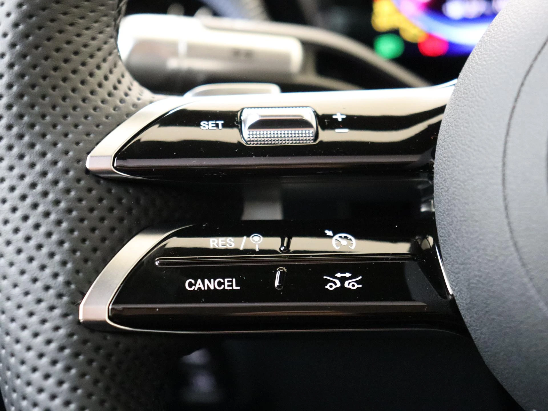 Mercedes-Benz-CLA-image-11