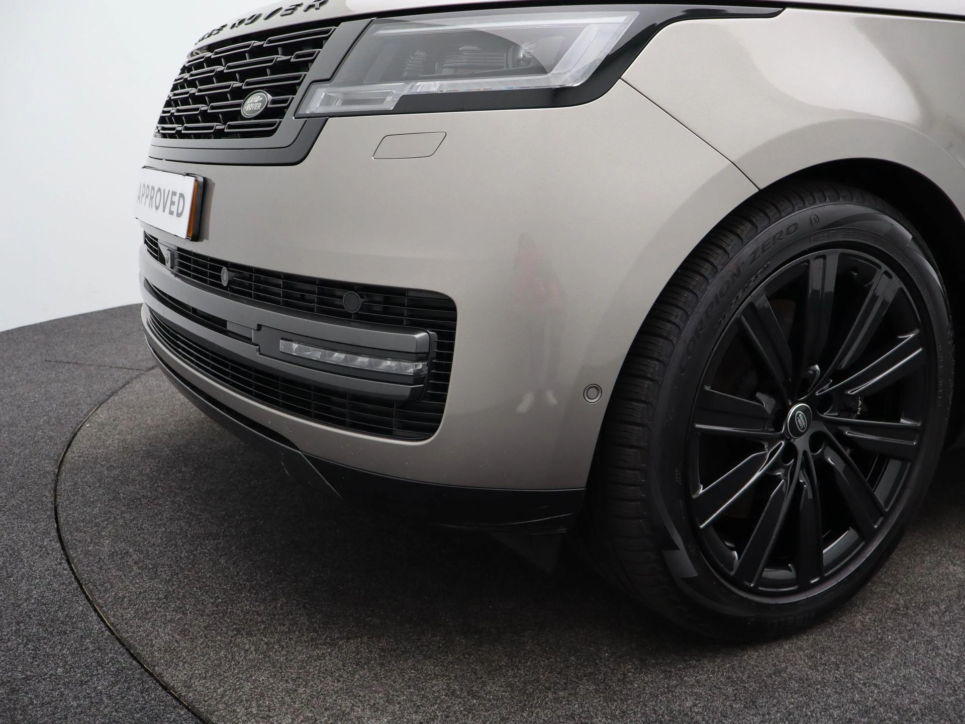 Land Rover-Range Rover-image-50