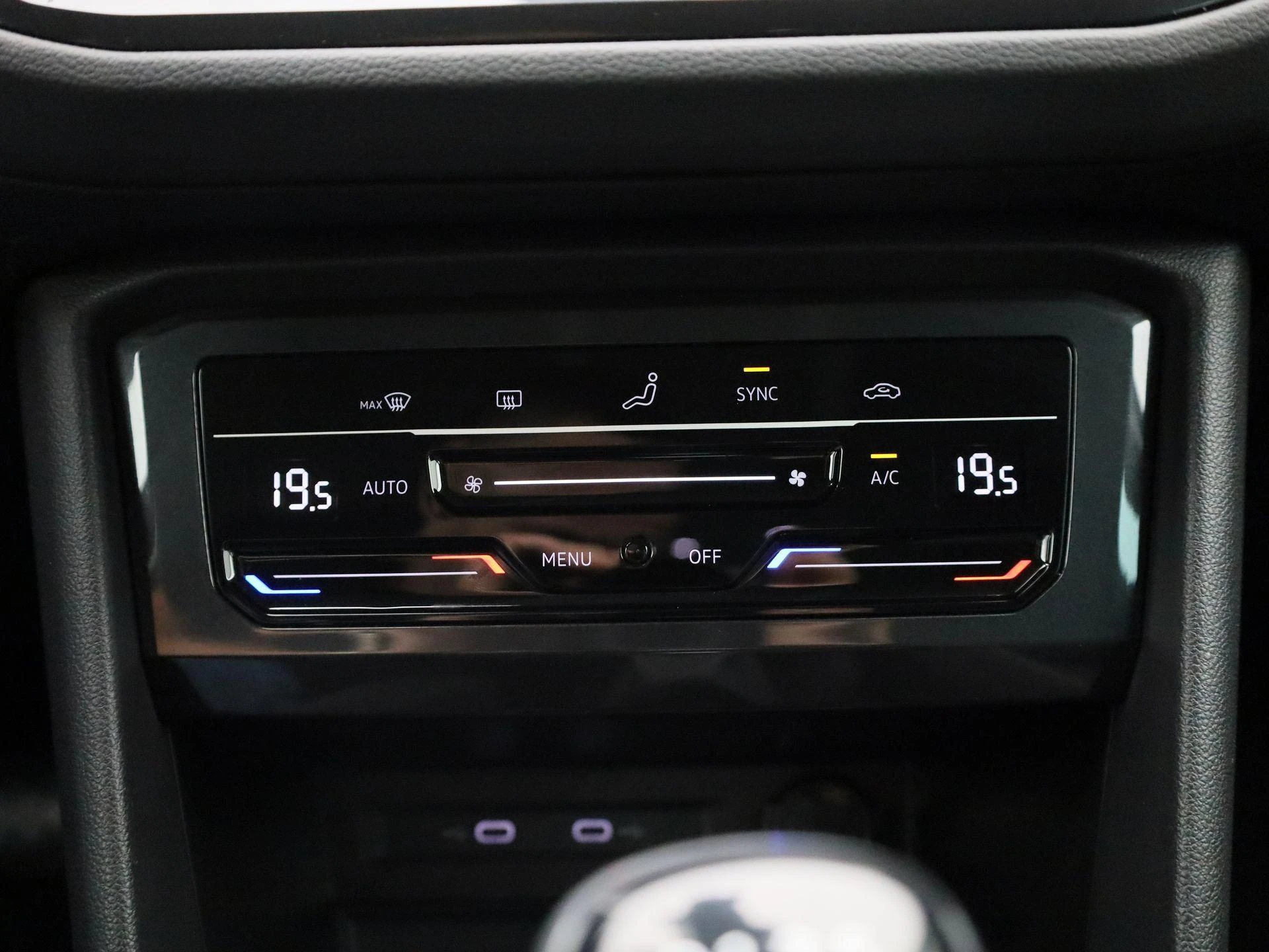 Volkswagen-Tiguan-image-20