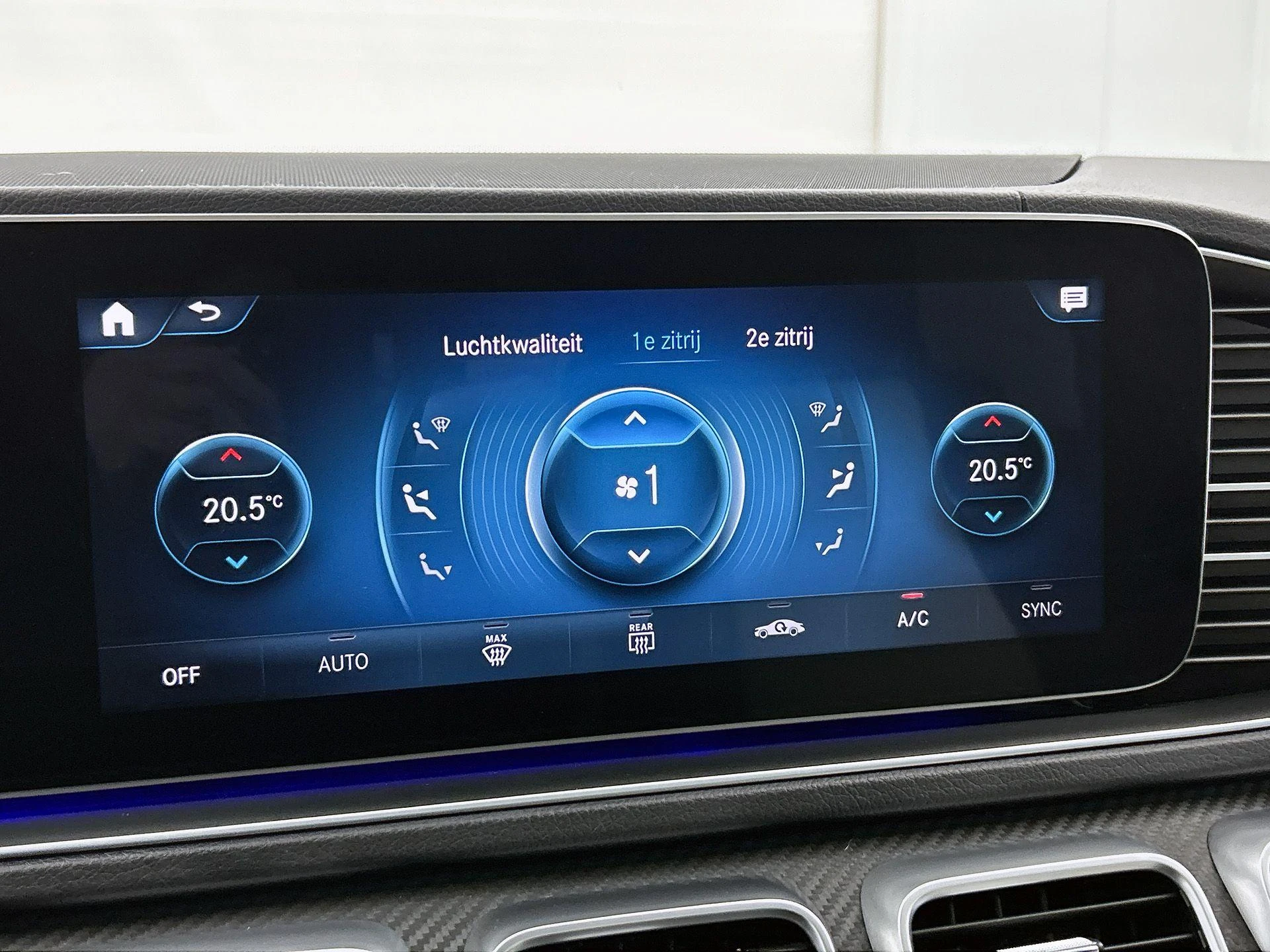 Mercedes-Benz-GLE-image-31