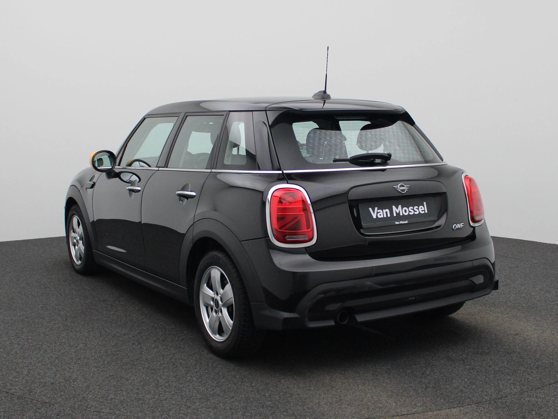 MINI-One-image-1