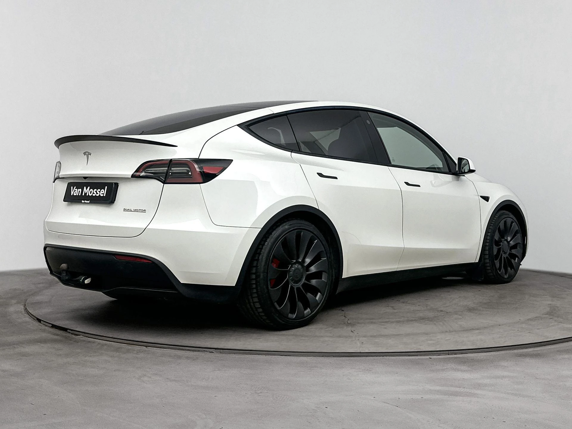 Tesla-Model Y-image-3