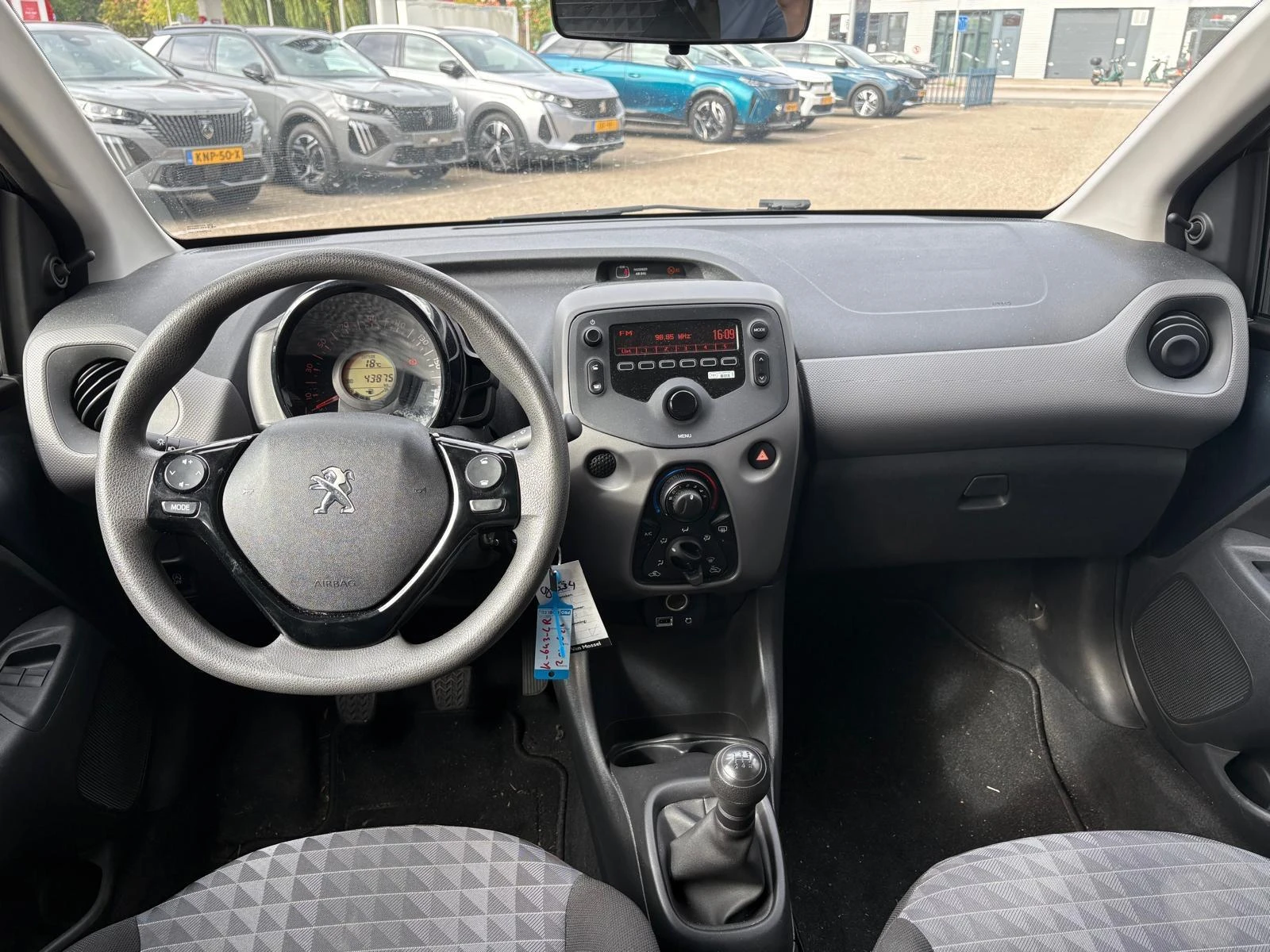 Peugeot-108-image-9