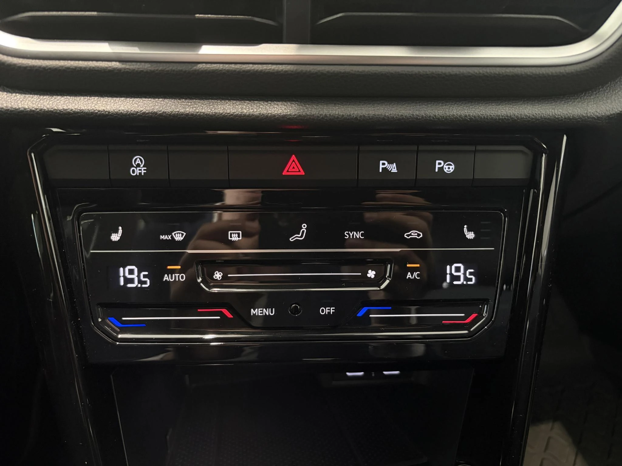 Volkswagen-T-Roc-image-18
