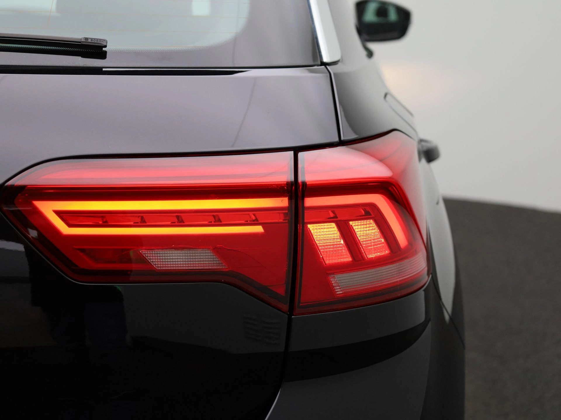 Volkswagen-T-Roc-image-33