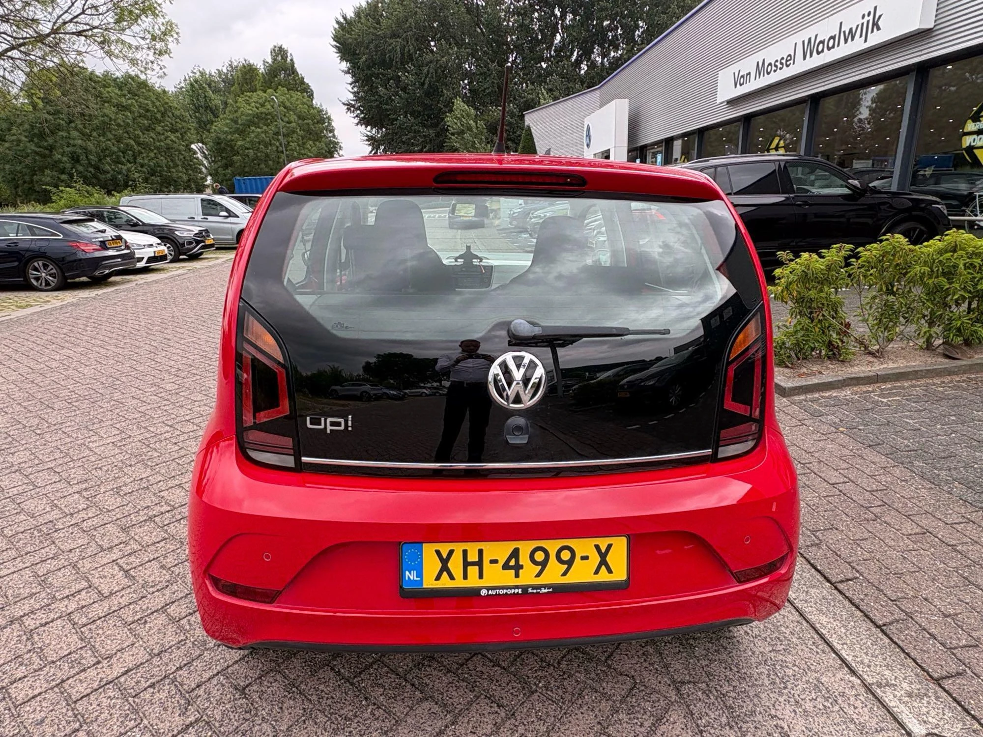 Volkswagen-up!-image-7