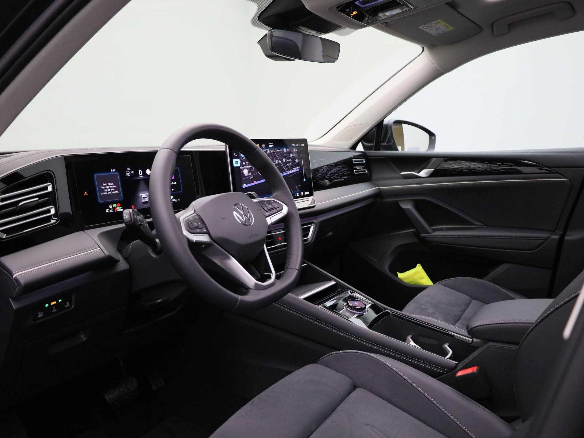 Volkswagen-Tiguan-image-37