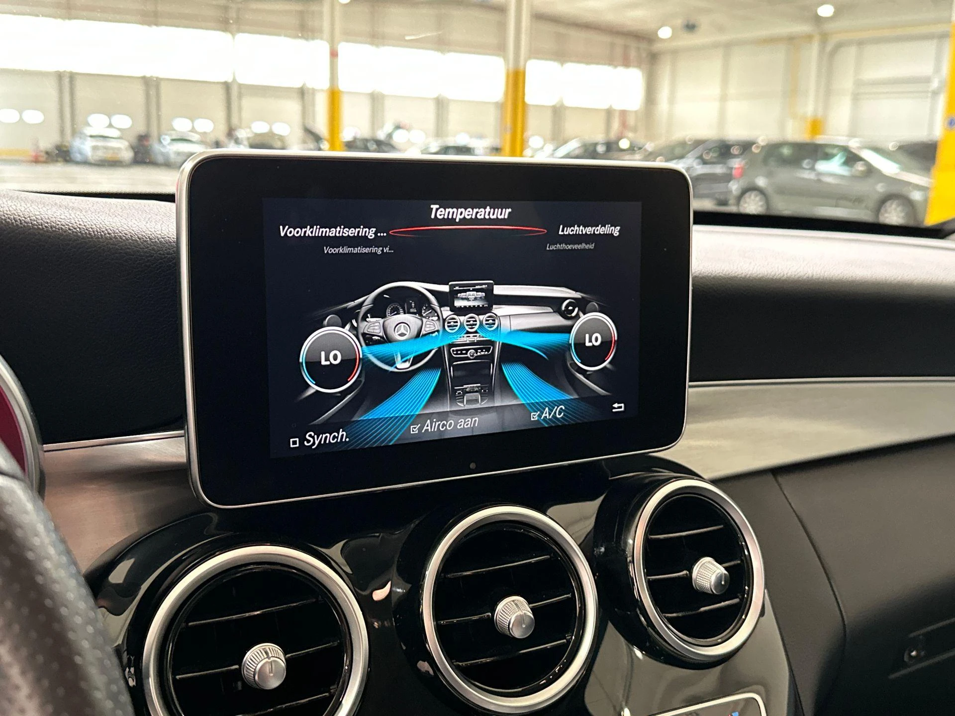 Mercedes-Benz-C-Klasse-image-20