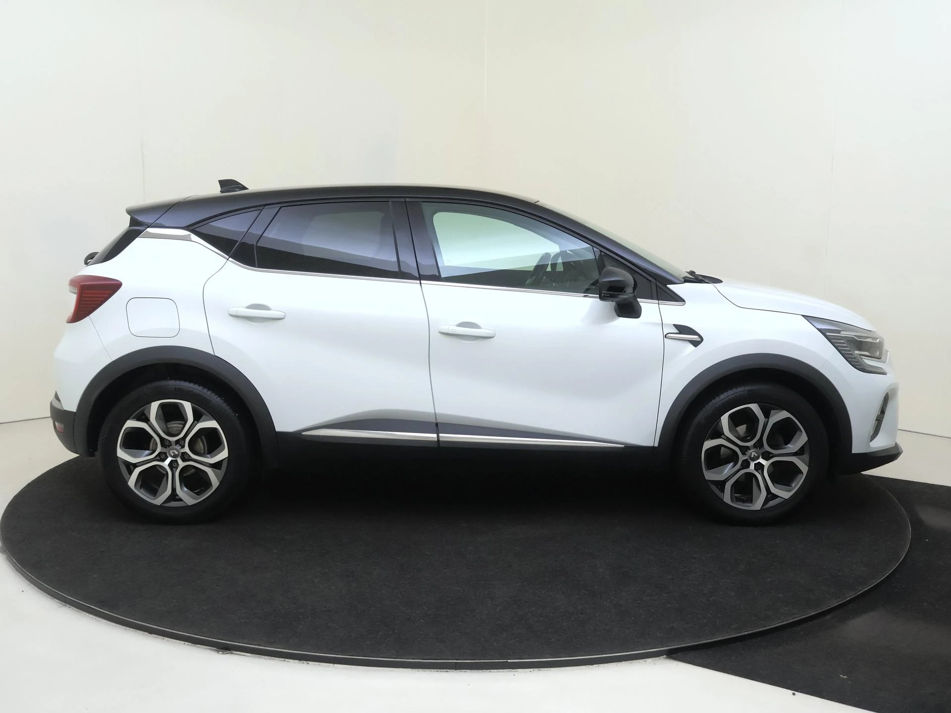 Renault-Captur-image-8