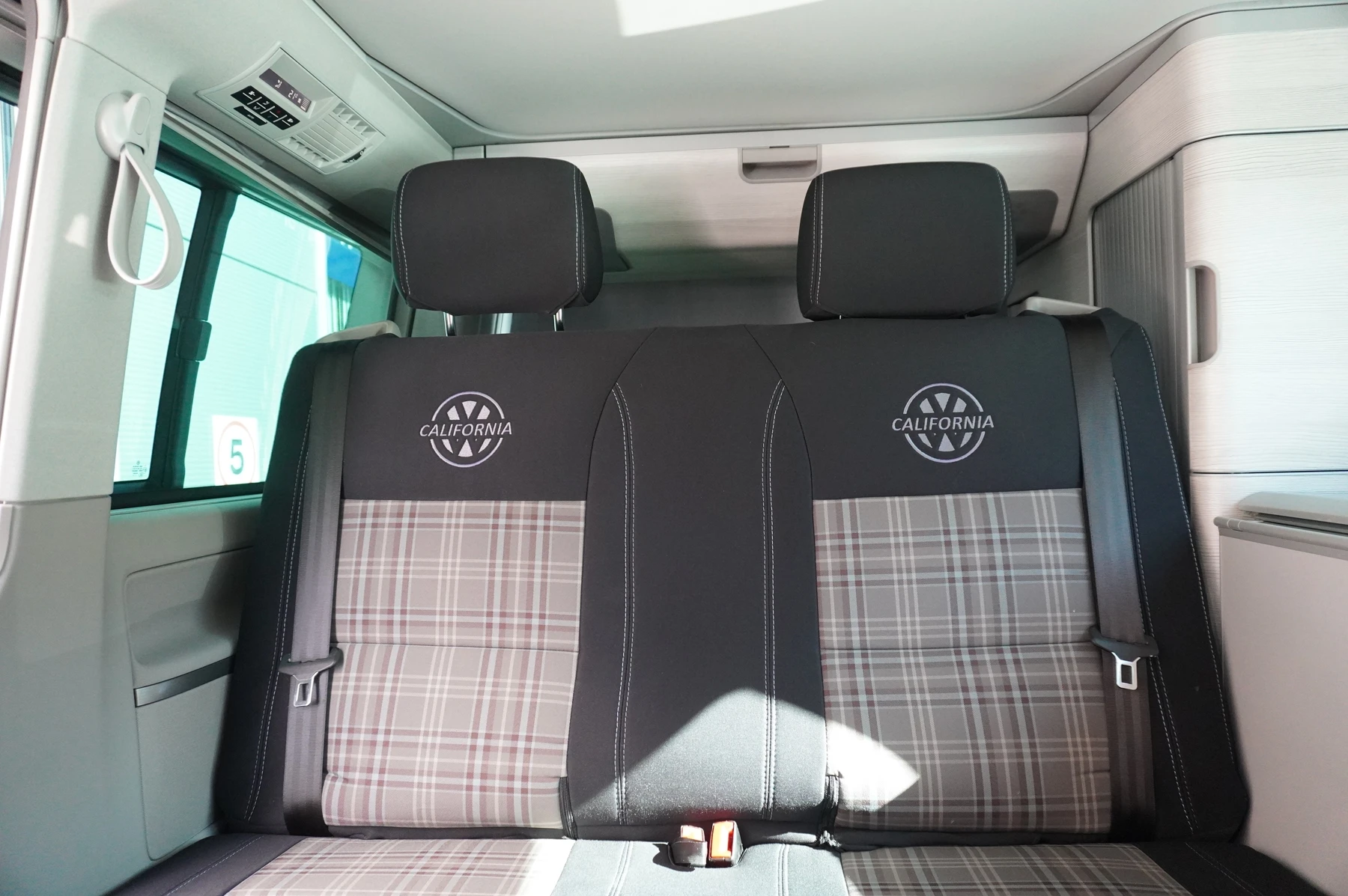 Volkswagen-California-image-38