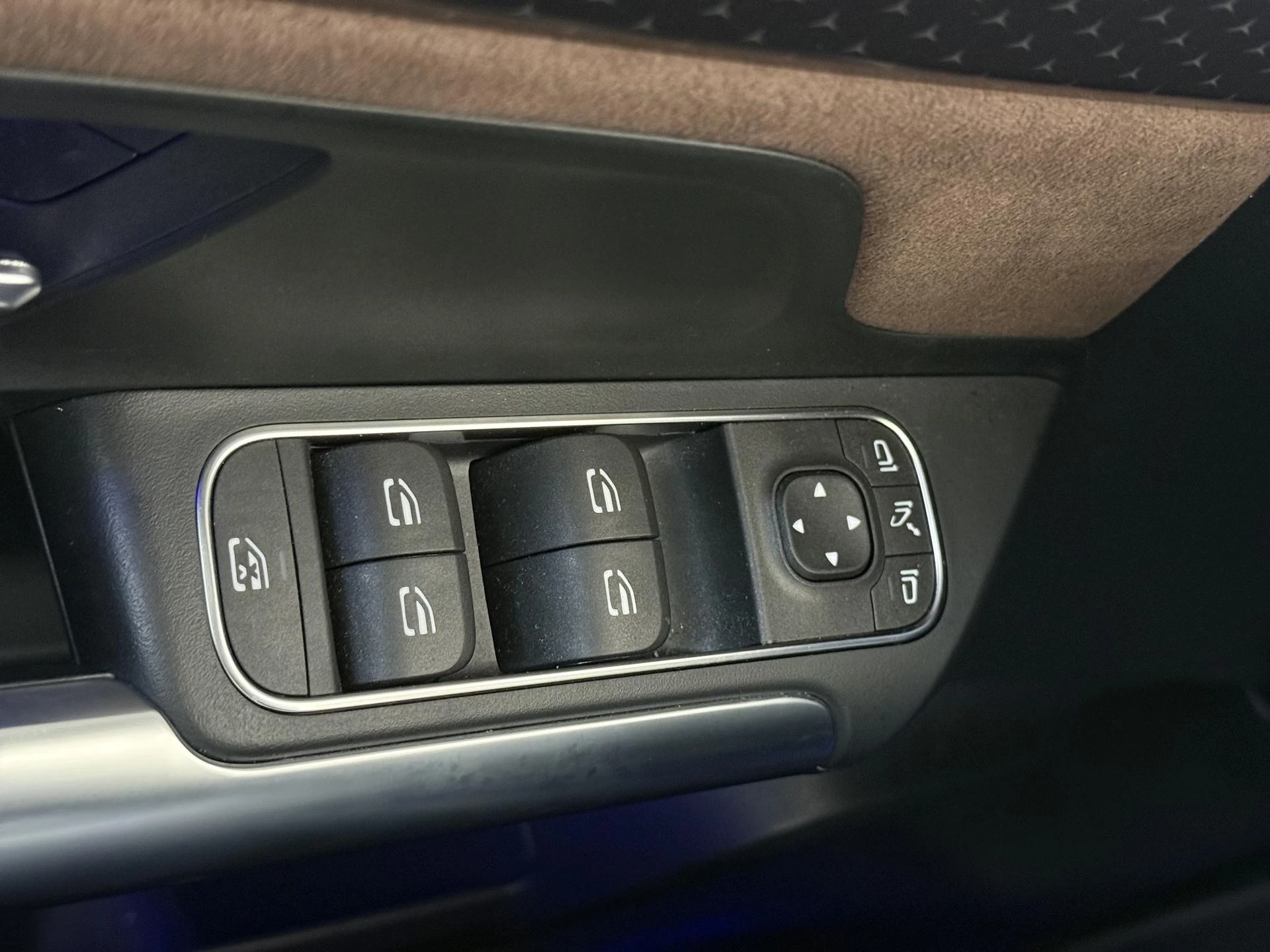 Mercedes-Benz-GLA-image-27