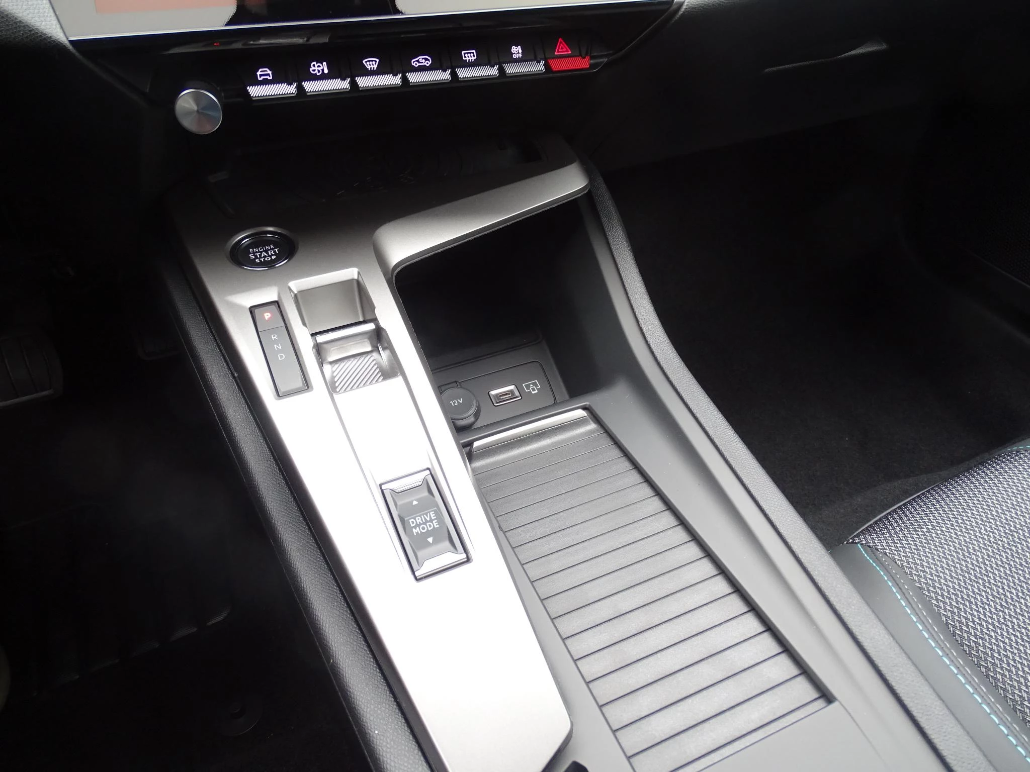 Peugeot-408-image-21