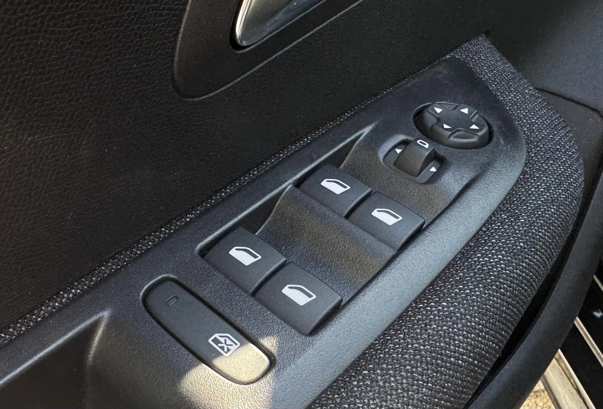 Peugeot-208-image-24