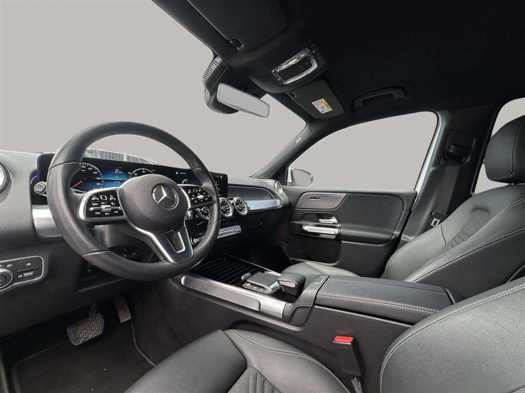 Mercedes-Benz-EQB-image-9