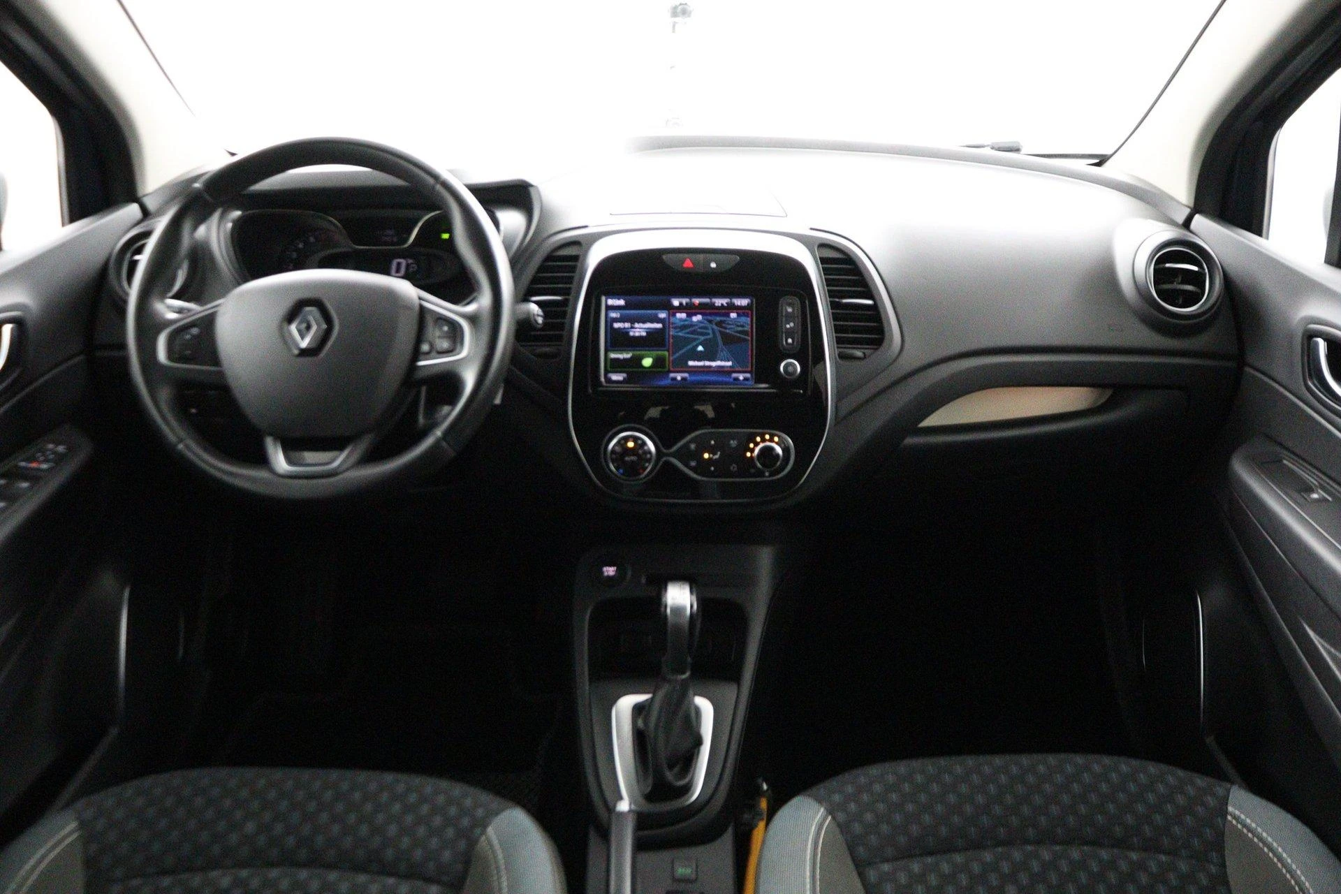 Renault-Captur-image-3