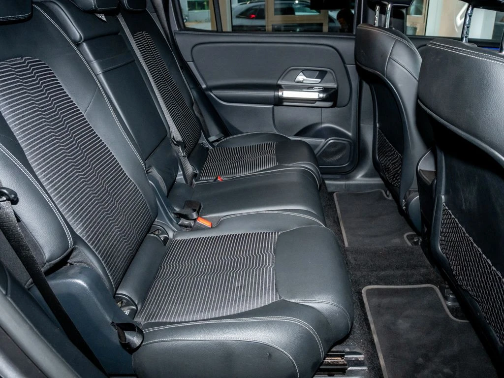 Mercedes-Benz-EQB 250-image-12