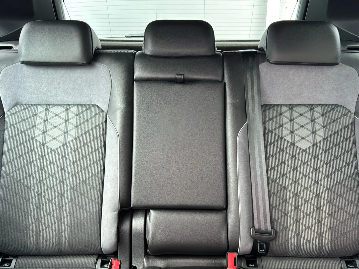 Volkswagen-Tiguan-image-8