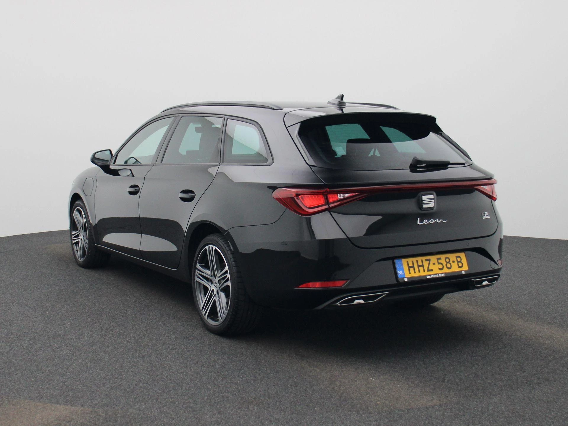 SEAT-Leon-image-1