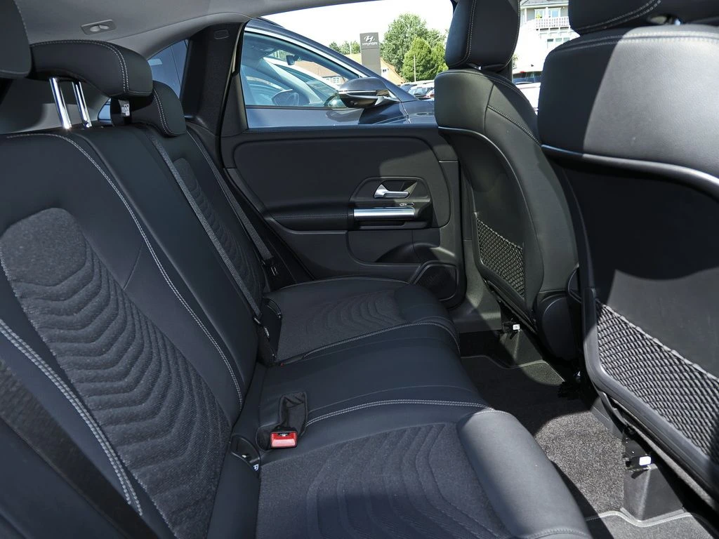 Mercedes-Benz-B-Klasse 180 d-image-14