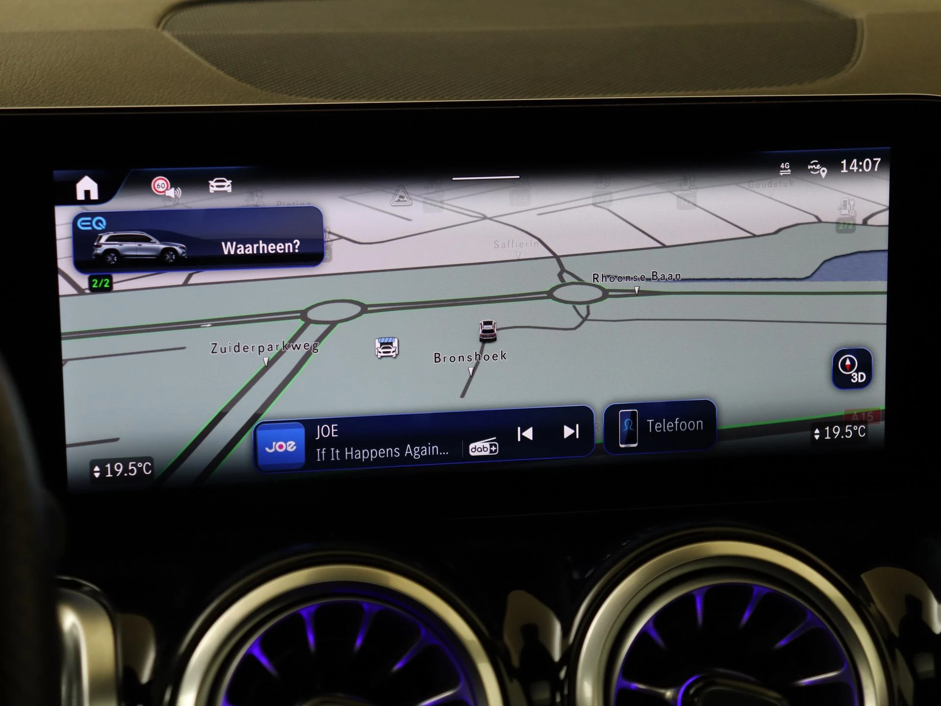 Mercedes-Benz-EQB-image-16