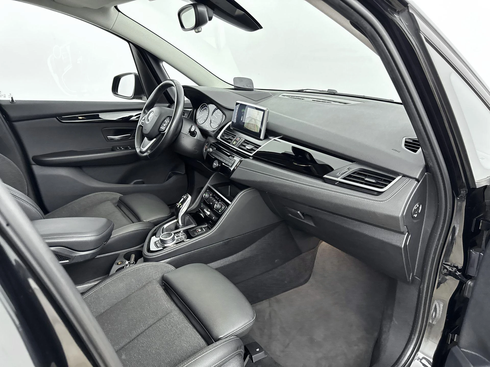 BMW-2 Serie-image-16