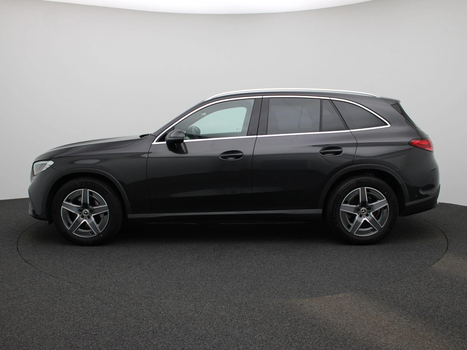 Mercedes-Benz-GLC-image-3